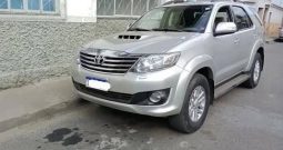 TOYOTA HILUX SW4 SRV 3.0 TB 4X4 DIESEL AT 2012 7 LUGARES
