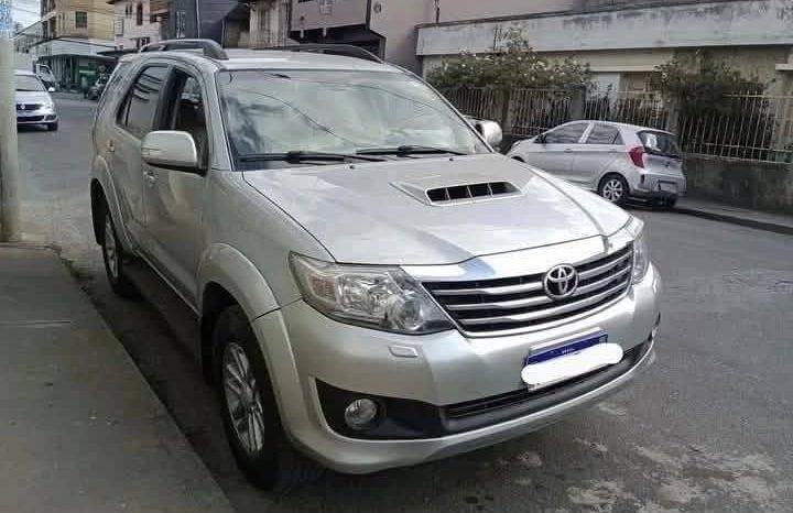 TOYOTA HILUX SW4 SRV 3.0 TB 4X4 DIESEL AT 2012 7 LUGARES full