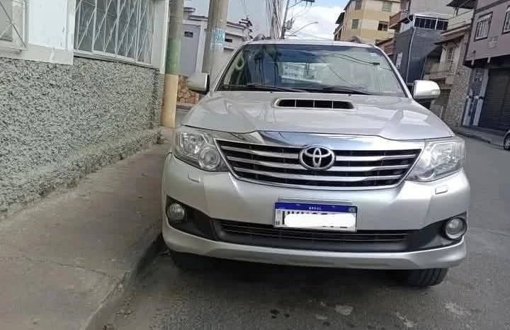 TOYOTA HILUX SW4 SRV 3.0 TB 4X4 DIESEL AT 2012 7 LUGARES full