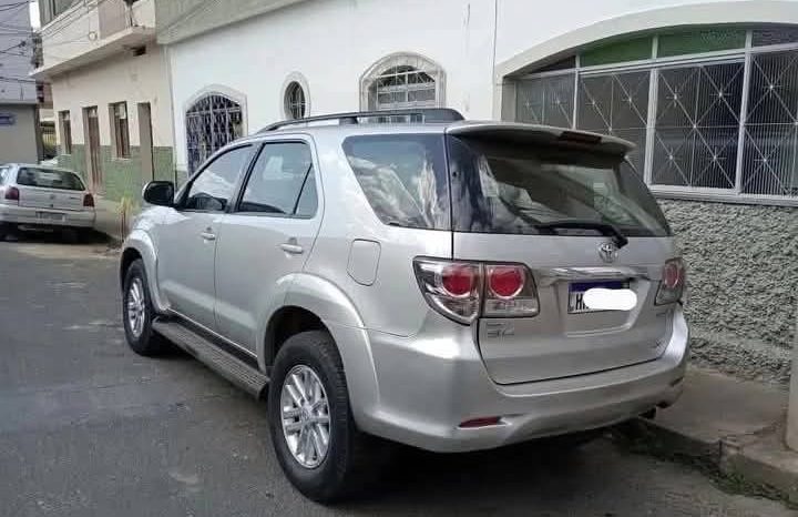 TOYOTA HILUX SW4 SRV 3.0 TB 4X4 DIESEL AT 2012 7 LUGARES full