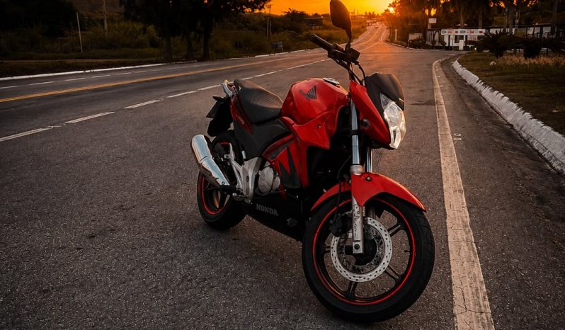 HONDA CB 300R 2011 full